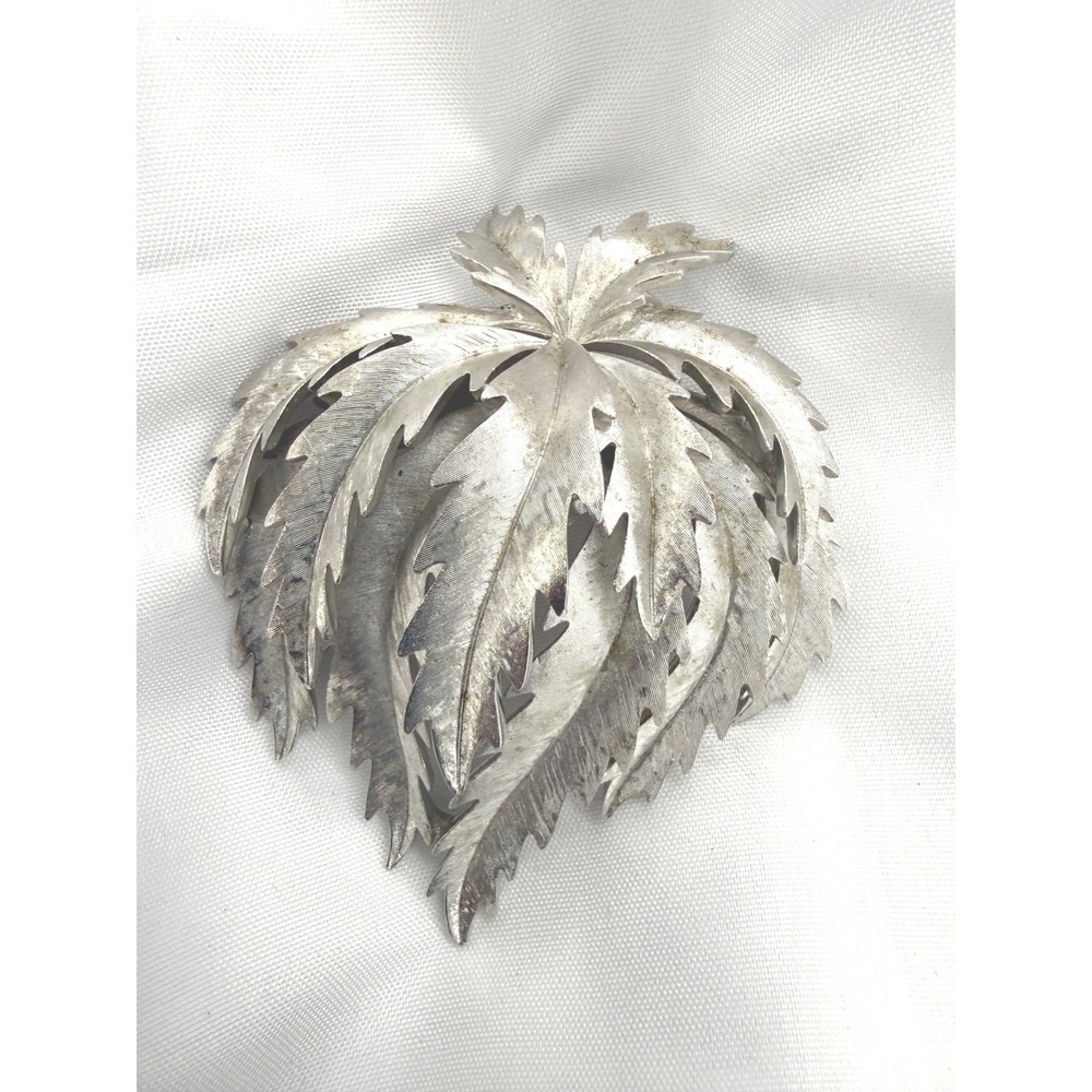 Vintage Trifari Silver Tone Brushed Multi Layer Palm Leaf Feather Brooch Pin